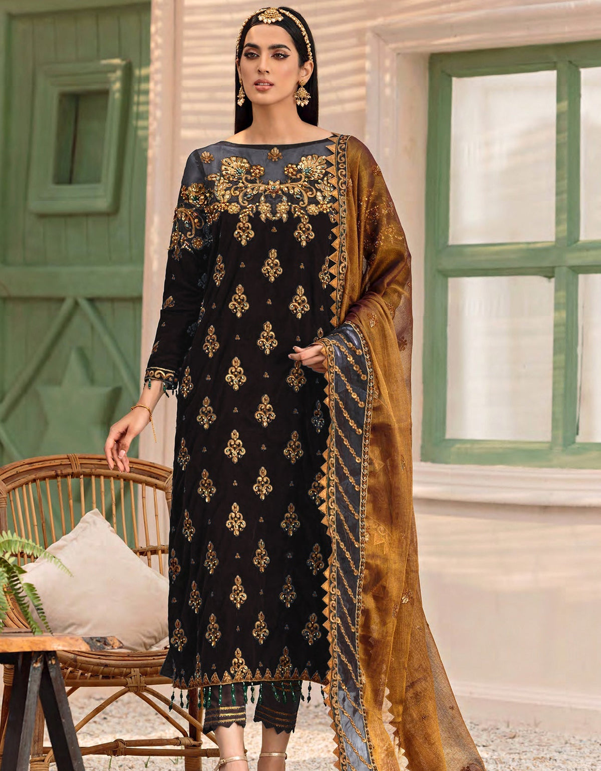 Eman Adeel Green Velvet Embroidery 3pc