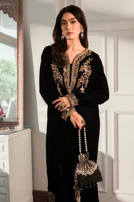 Ammarah khan | Black - Velvet